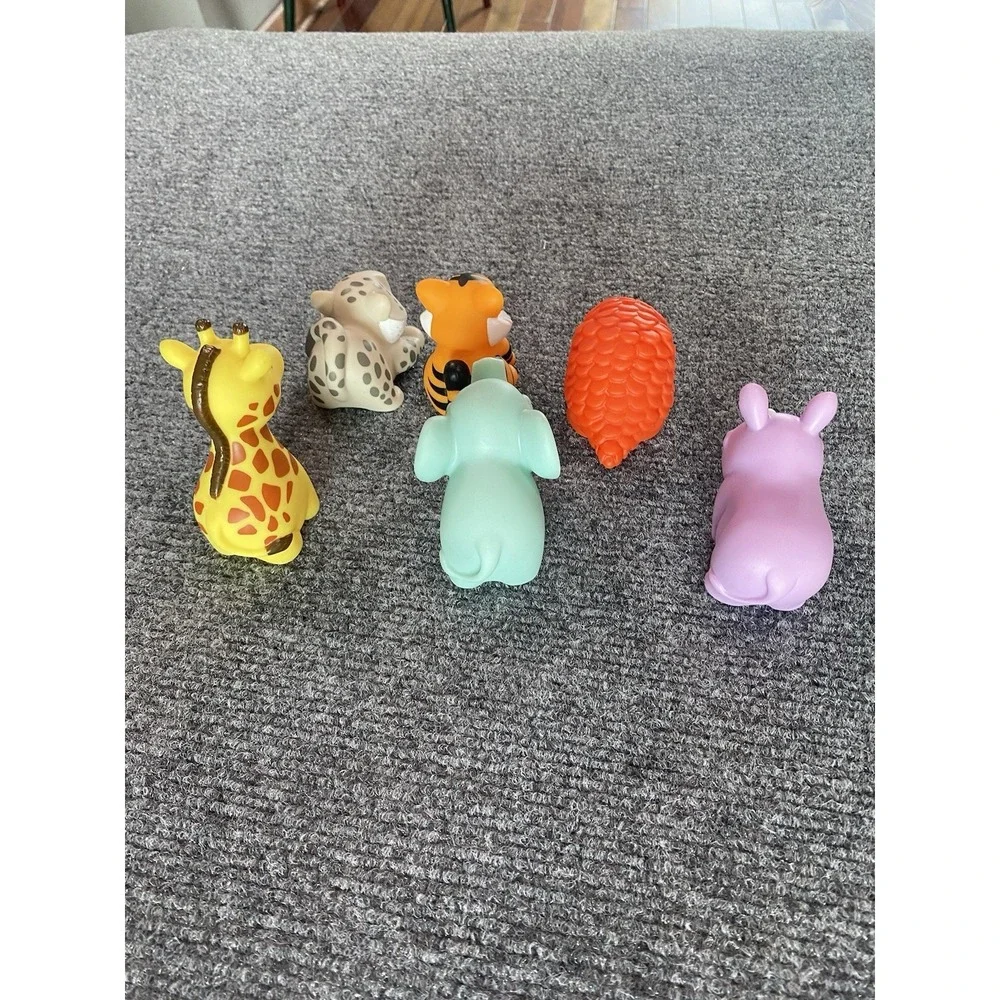 6 Piece Wild Animal Munchkins Bath Toy Set‎ Squeezable Water Squirters for Kids